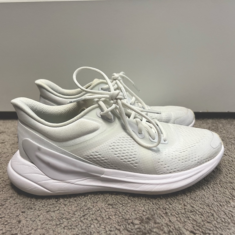 Lululemon Blissfeel Women’s Running Sneakers in White - size 7